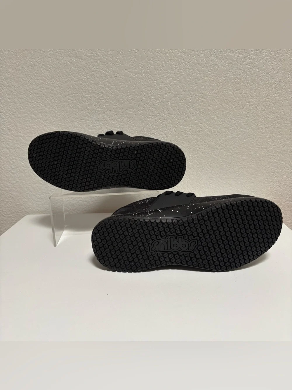 Mens Black slip resistant work shoes